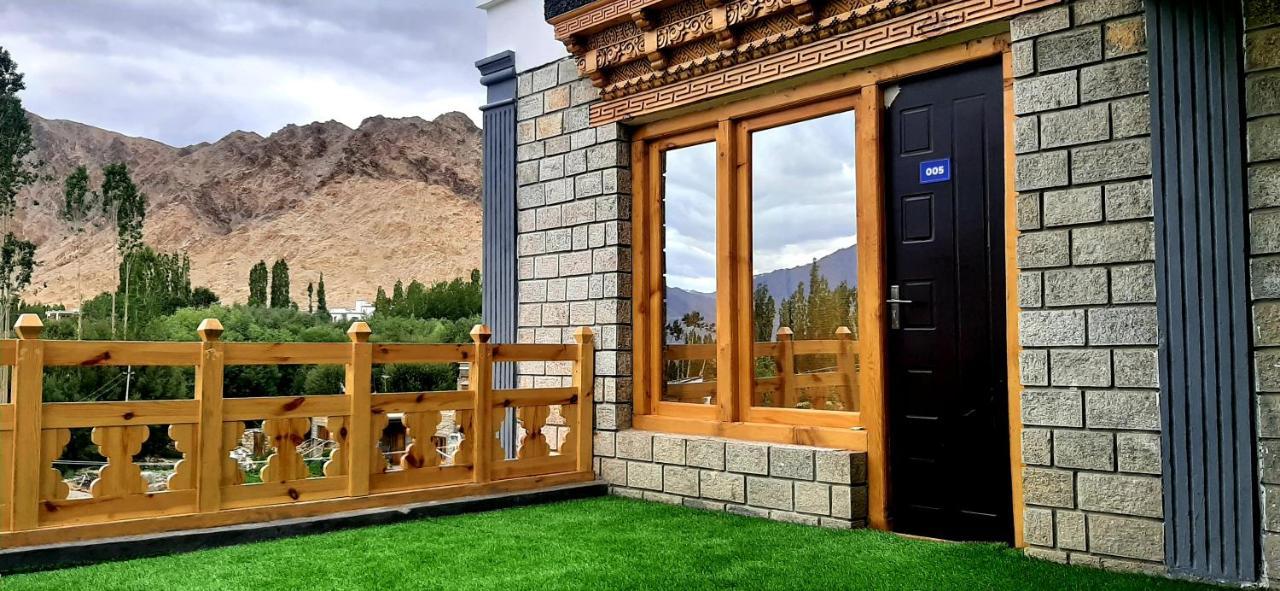 Ladakh Country Inn Лех Экстерьер фото